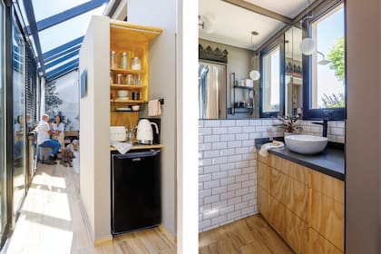 Mueble multilaminado con tostadora y pava (Smeg). Mesada de ‘Silestone’, bacha (Roca) y grifería (FV).