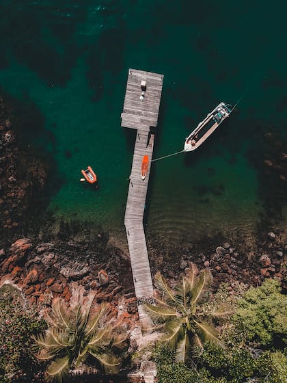 Muelle en una bahía de piedra, buen spot
de snorkeling.