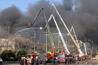 Mueren al menos 10 personas en incendio en fábrica de Corea del Sur