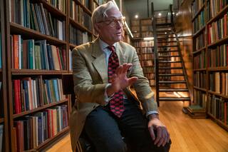 Netflix estrena Muerte al 2020, la comedia de los creadores de Black Mirror