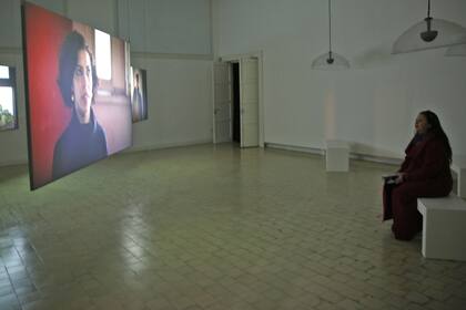 Del otro lado, videoinstalación de Gabriela Golder en la muestra que celebra un cuarto de siglo de vínculo entre Berlín y Buenos Aires