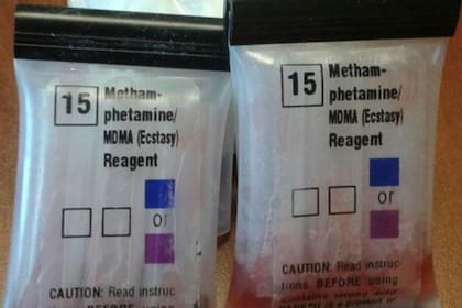 Muestras de bolsas de metanfetaminas que han sido incautadas
