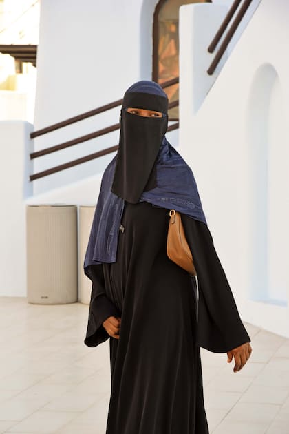 Mujer con burka, prenda tradicional islámica