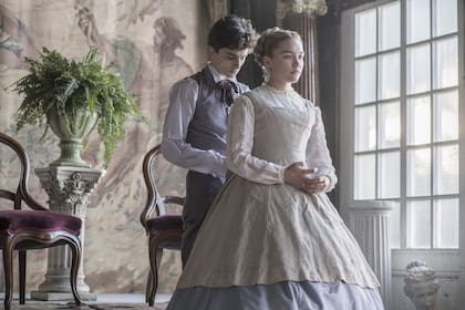 Timothée Chalamet como Laurie y Florence Pugh como Amy, quien logra, gracias a la perspectiva de la película, cambiar la visión del público acerca de la menor de los March