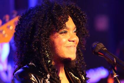 Mujeres con barba. Luta Cruz.Yo siempre evitaba las caricias en la cara. No las permitía por miedo a que sintieran los vellos".