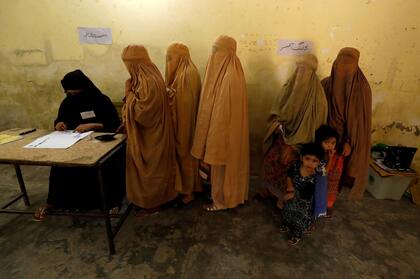 Mujeres votan en Paquistán