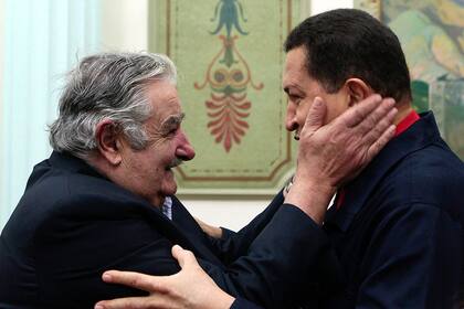 Mujica intentó visitar a Chávez en Cuba, pero los médicos no se lo permitieron