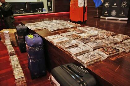 Los 255 kilos de cocaína fueron hallados en septiembre pasado dentro de valijas despachadas por diez mulas en una vuelo hacia Barcelona
