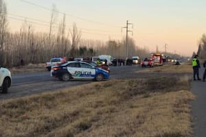 Múltiple accidente fatal en una ruta de Neuquén: dos muertos y varios heridos.