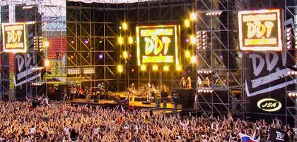 Multitudinario recital de la banda DDT