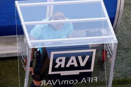 Pitana fue uno de los encargados de utilizar el VAR