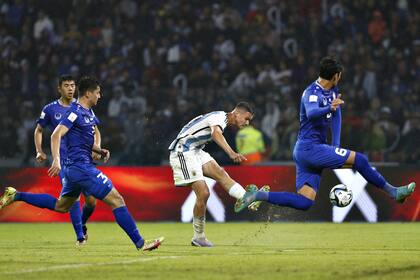 Partido entre Argentina vs. Uzbeskitan, jugado en el estadio Único Madre de Ciudades, en Santiago del Estero.
Gol de Valentin Carboni para la Argentina