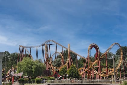 attraction of Parc Asterix near Paris: parque de diversiones Astérix