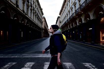 Un caminante en una desolada Turín