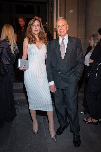 Muñeca Moore y el diseñador Fabián Kronenberg en el desfile de Sylvie Burstin en SAC