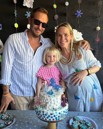 Muni y su familia, en el cumpleaños de su hija Carmela (Foto: Instagram @soymumi)