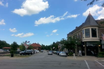 Hinsdale tiene tan solo 17.155 habitantes (Wikipedia)