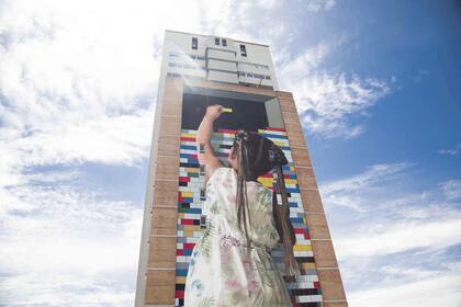 Mural con el que Ron acaba de batir el récord en altura.