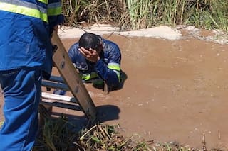 Murieron dos operarios en un accidente mientras reparaban una cloaca