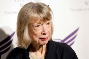 Murió Joan Didion, la escritora que retrató con mirada clínica la sociedad norteamericana