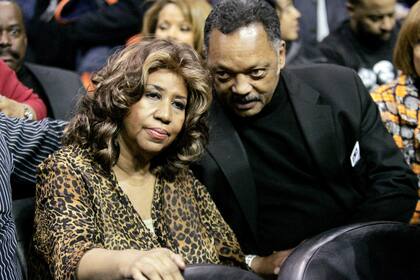11 de febrero de 2011, dos activistas de los derechos civiles: Aretha y el reverendo Jesse Jackson