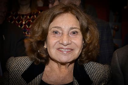 "Tato, que estaba tan enamorado, dejaba el teatro, dejaba todo. Y yo, en un momento de lucidez, le dije ‘vos no dejás nada’… Nos casamos en secreto y tuvimos un matrimonio muy feliz. Tato quería que yo estuviera presente en todo… No hacía nada sin consultarme", le contó Berta a Mirtha Legrand