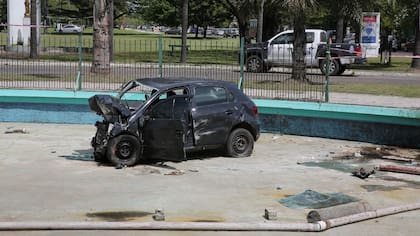 Murió el ex yerno de Estela Carlotto en un accidente, el hombre perdió el control de su auto y se incrustó en una fuente