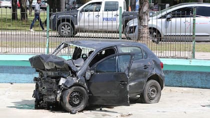 Murió el ex yerno de Estela Carlotto en un accidente, el hombre perdió el control de su auto y se incrustó en una fuente