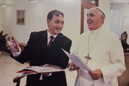 Pablo Calvo junto al Papa