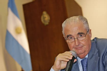 El exprocurador Esteban Righi instruyó a los fiscales en 2012 a que apelen los cierres