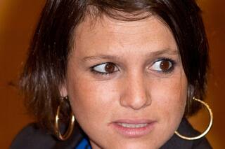 Una vida de bajo perfil entre la psicología, la realeza y la música