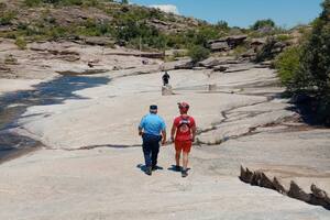 Murió un turista de 65 años tras ahogarse en un balneario de Mina Clavero