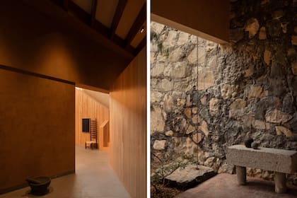 Muros de piedra y recorridos interiores dan forma a un laberinto doméstico íntimo y silencioso.