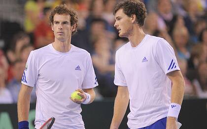 Murray, junto a su hermano Jamie, especialista en dobles