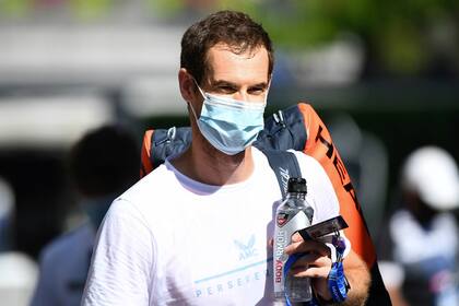 Andy Murray y el barbijo obligatorio en la "burbuja" estadounidense; el escocés estuvo mucho tiempo inactivo, pero la pausa por el virus lo empareja parcialmente con el resto.