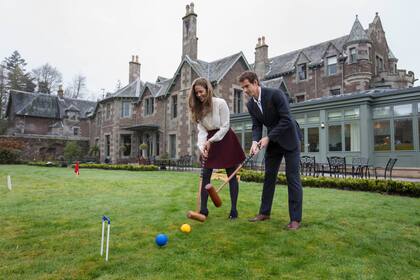 Murray y su esposa, Kim Sears, jugando al croquet en uno de los jardines de Cromlix, un castillo que estaba a punto de cerrar y el tenista lo compró para convertirlo en un hotel de lujo.