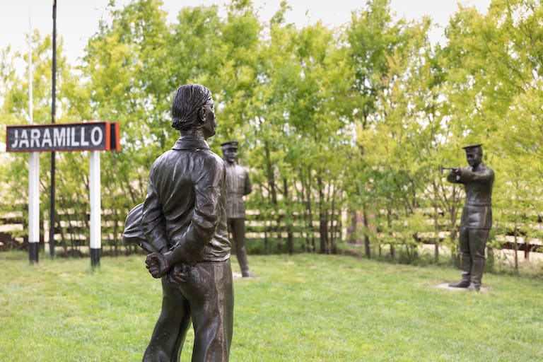 Representación escultórica de un fusilamiento en el Museo Facón Grande de Jaramillo. Fotos: Guadalupe Faraj.