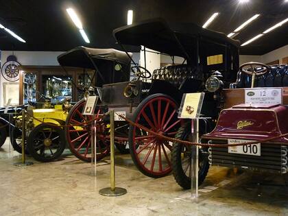 Museo del ACA. Tiene ejemplares únicos que comprenden el período desde el nacimiento del automóvil hasta la Primera Guerra Mundial