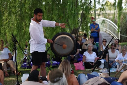 Música y baños de sonido en la Zona Chill