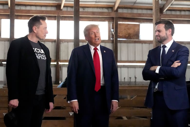 Musk, Trump y el vicepresidente JD Vance en un evento de campaña en Butler, Pensilvania
Alex Brandon - AP
