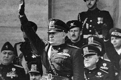 Mussolini se comparaba a sí mismo con Napoleón.