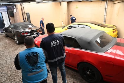 Mustangs y Camaros: desde Paraguay ingresaban al país con autos de lujos como “turistas” pero habían sido comprados por argentinos.