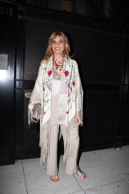 Muy canchera, Teté Coustarot no quiso faltar a la cita.