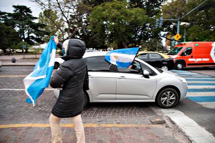 Muy poca convocatoria en la ciudad de Rosario para la marcha contra la cuarentena