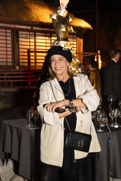 Muy sonriente, Marcela Tinayre.