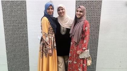 Muzna, Nabeela y Sarah comenzaron a usar el hiyab en distintos momentos de sus vidas