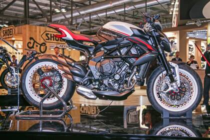 MV Agusta Brutale 800 Dragster RR. Para aceleraciones a todo gas