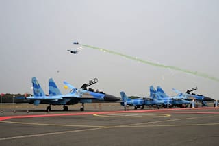 Myanmar adquiere más aviones de combate en medio de guerra civil