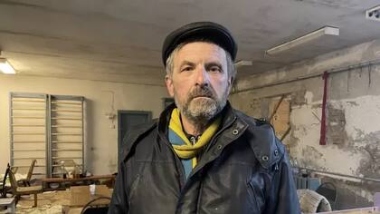 Mykola fue forzado a permanecer en el sótano de una escuela con decenas de otros civiles que fueron sacados a punta de fusil de sus casas