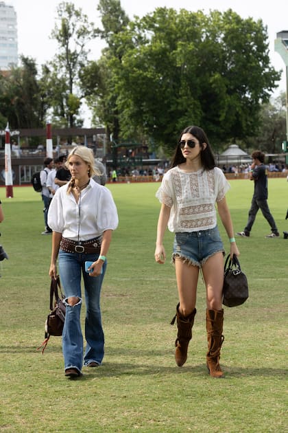 Myla Cambiaso y Lara Tarlowski apostaron al denim, que no falla